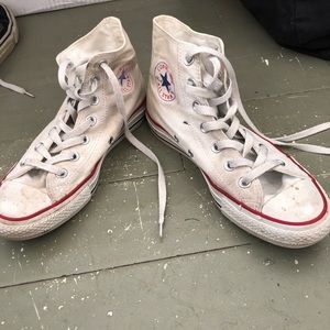 Pre-loved white converse size 7